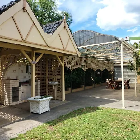 12 Mins To Mel Airport-Good Wood House Apartment St Albans Exterior photo